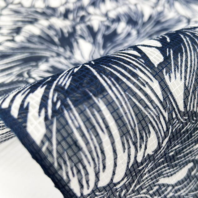 絹紅梅』大牡丹